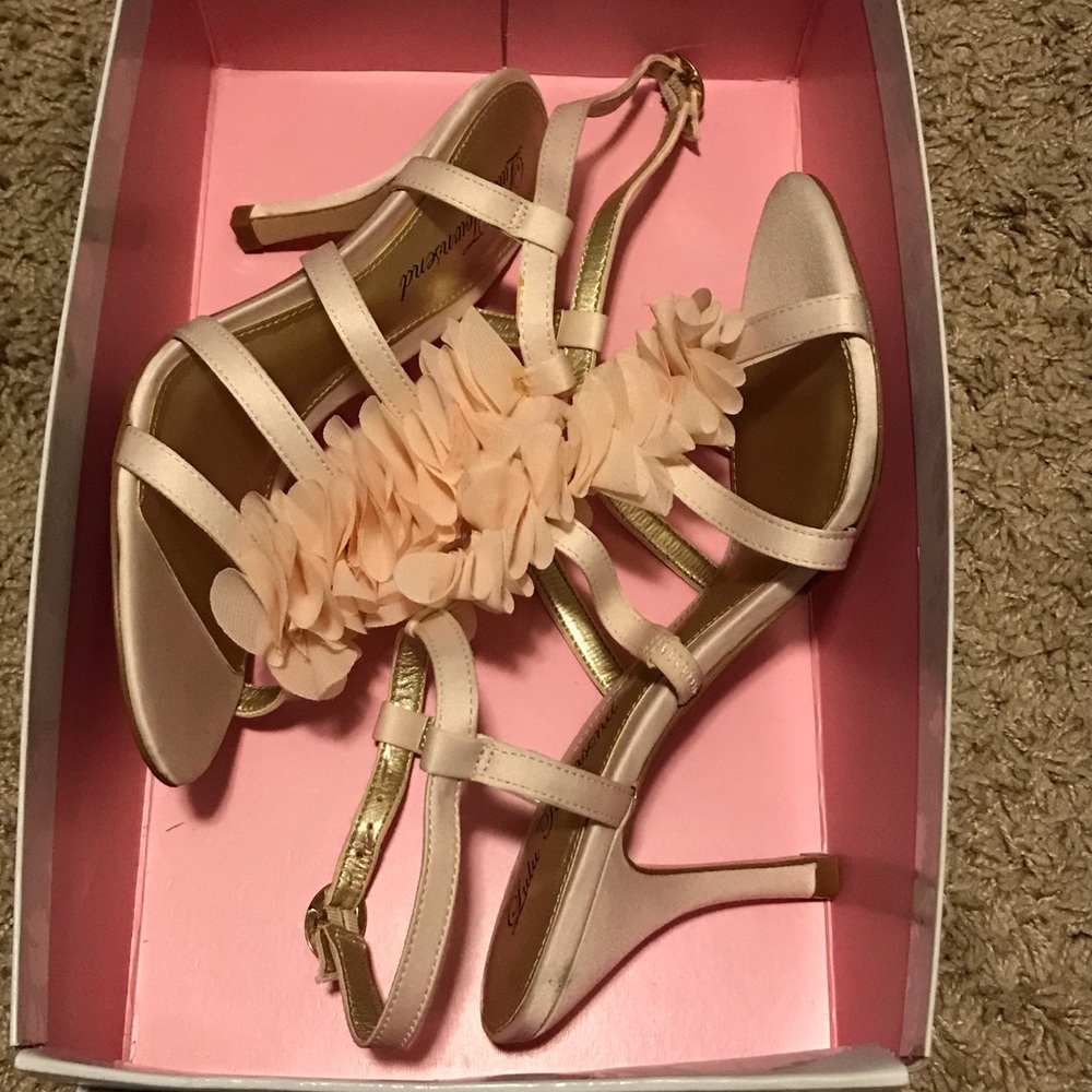 Gorgeous ruffle heels